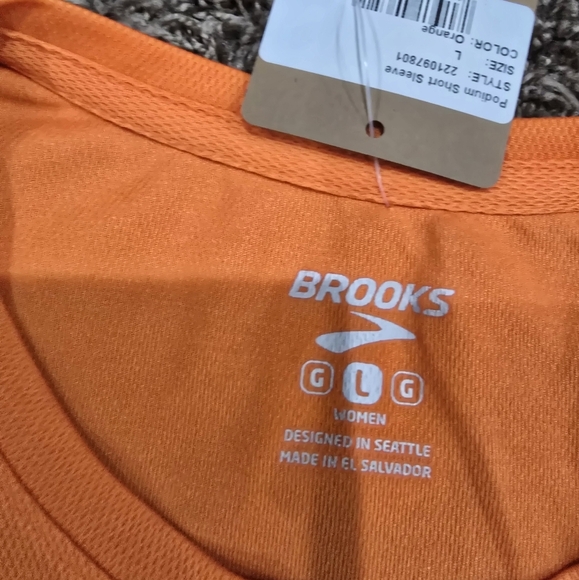 Brooks NWT Womens Podium Short Sleeve Athletic Shirt Orange - Picture 2 of 5